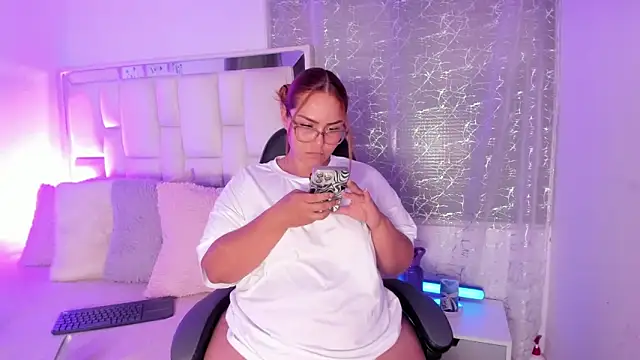 LeahxBarker online show from April 2, 2026, 10:38 pm