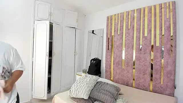 Snapshot of LeahxBarker chatting on March 20, 2025, 10:40 pm LeahxBarker online show from March 20, 2025, 10:40 pm