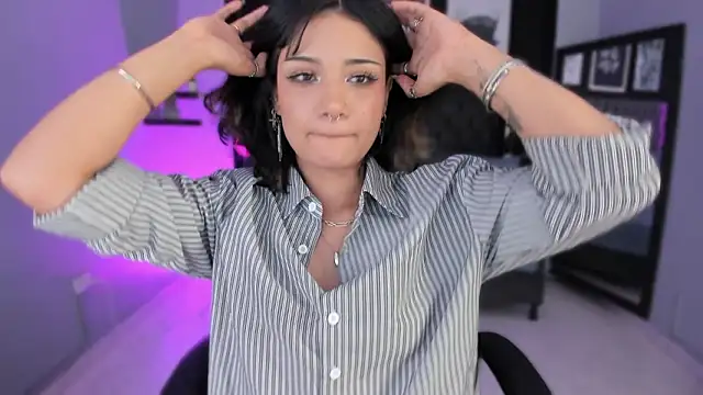 renee shelby  online show from March 18, 2026, 9:26 pm