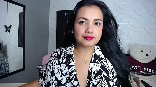 Saritatellez online show from November 26, 2025, 8:09 pm