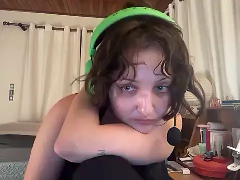 ninanastia online show from March 20, 2026, 2:45 am