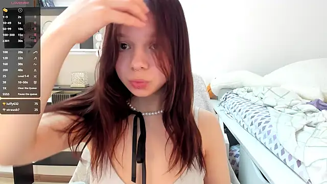 crystal lilith online show from February 16, 2025, 3:27 pm