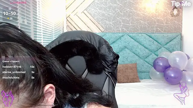 april dumont online show from March 18, 2025, 6:50 pm