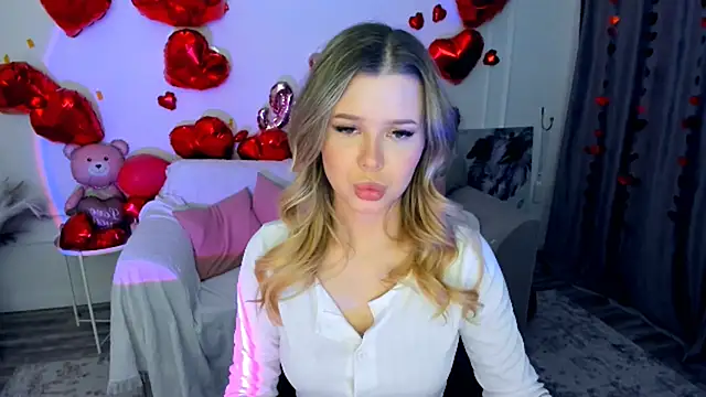 FollowLovee online show from February 6, 2026, 3:35 am