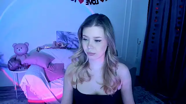 FollowLovee online show from February 28, 2026, 3:39 am