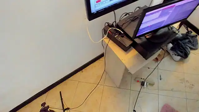 EvaxEmma online show from March 5, 2025, 7:06 pm