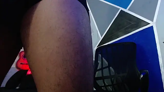 Snapshot of MagnusFrost chatting on September 15, 2025, 4:57 am MagnusFrost online show from September 15, 2025, 4:57 am