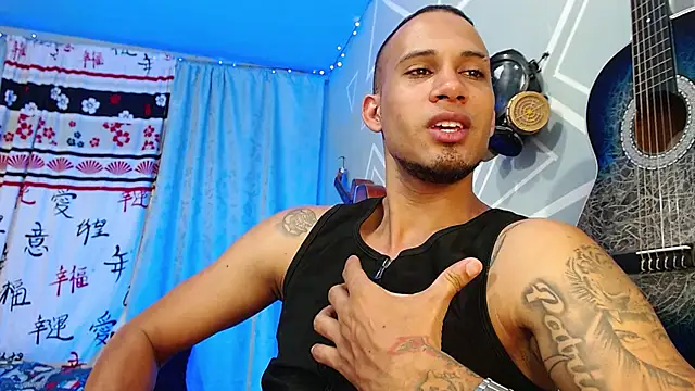 Snapshot of MagnusFrost chatting on March 19, 2025, 2:37 am MagnusFrost online show from March 19, 2025, 2:37 am