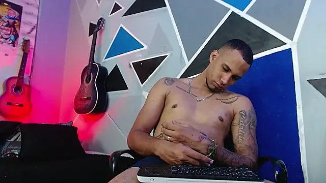 Snapshot of MagnusFrost chatting on September 21, 2025, 9:03 am MagnusFrost online show from September 21, 2025, 9:03 am