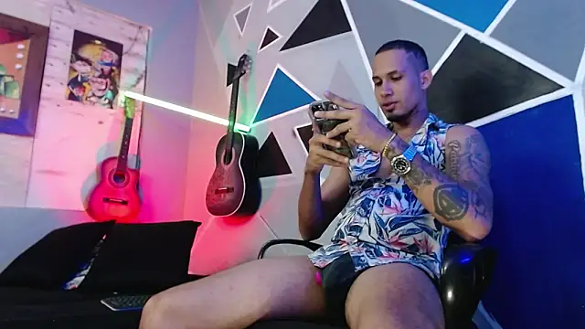 Snapshot of MagnusFrost chatting on November 13, 2025, 3:43 am MagnusFrost online show from November 13, 2025, 3:43 am