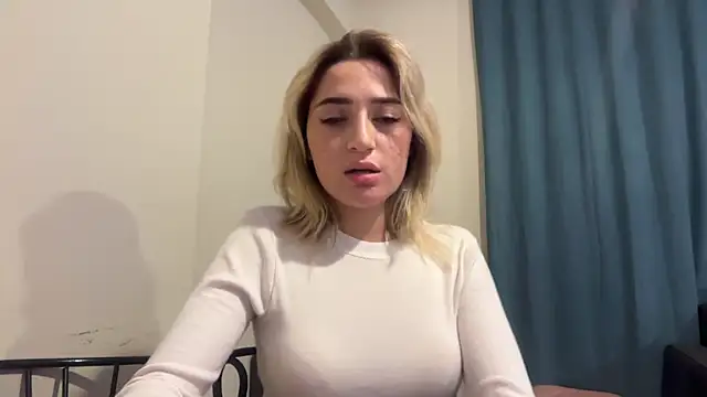 yaprakmericc online show from January 7, 2026, 5:40 pm