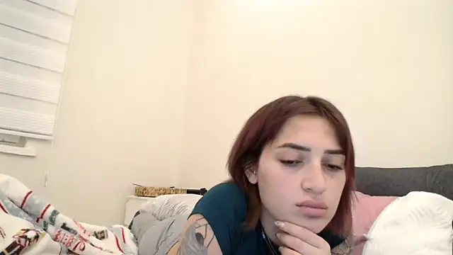 yaprakmericc online show from March 5, 2025, 7:27 pm