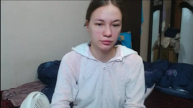 leila bambi  online show from February 27, 2025, 3:51 am