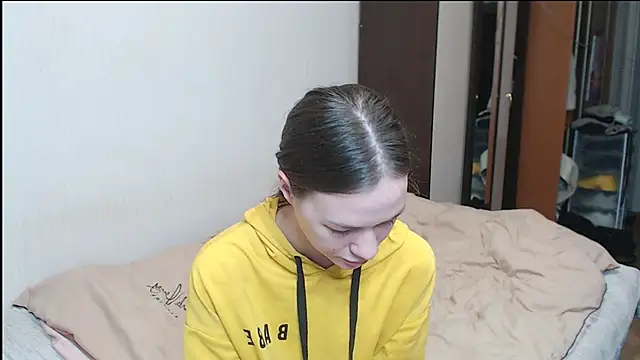 leila bambi  online show from March 18, 2025, 12:08 am