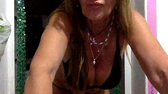 Snapshot of gildamilf chatting on September 9, 2025, 8:07 pm gildamilf online show from September 9, 2025, 8:07 pm