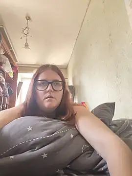 Snapshot of DesireMelissa chatting on May 17, 2026, 9:53 am DesireMelissa online show from May 17, 2026, 9:53 am