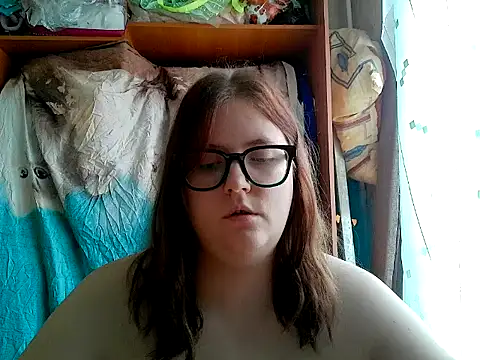 Snapshot of DesireMelissa chatting on April 19, 2026, 7:31 am DesireMelissa online show from April 19, 2026, 7:31 am