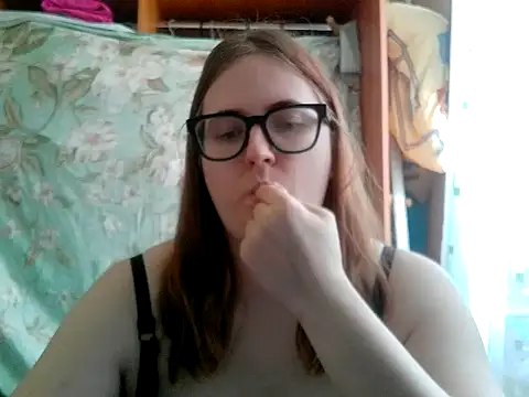 Snapshot of DesireMelissa chatting on June 1, 2026, 5:51 am DesireMelissa online show from June 1, 2026, 5:51 am