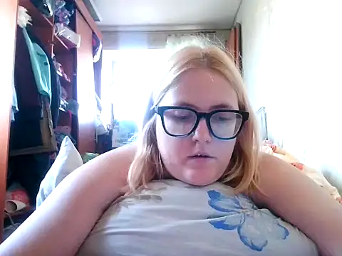 DesireMelissa online show from October 8, 2025, 7:43 am