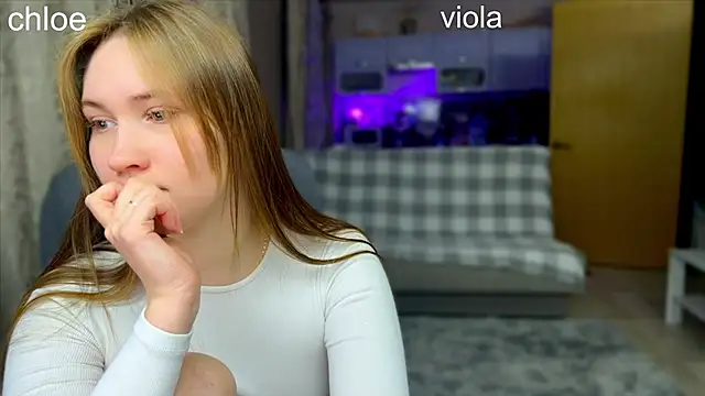 Snapshot of ChloeMillerMeow chatting on October 17, 2025, 7:04 pm ChloeMillerMeow online show from October 17, 2025, 7:04 pm