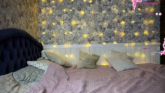 Snapshot of ChloeMillerMeow chatting on February 25, 2025, 4:46 pm ChloeMillerMeow online show from February 25, 2025, 4:46 pm