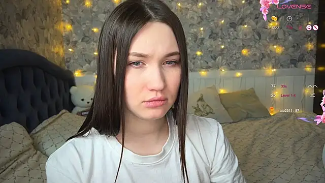 Snapshot of ChloeMillerMeow chatting on February 28, 2025, 8:28 pm ChloeMillerMeow online show from February 28, 2025, 8:28 pm