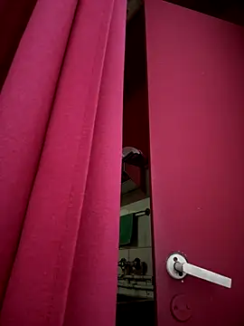 Asianpie  online show from September 26, 2025, 1:01 am