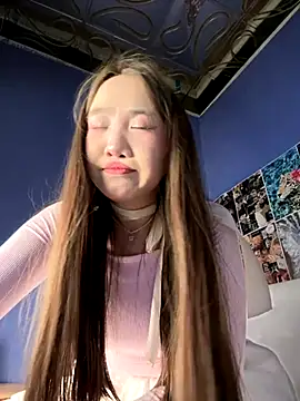 Asianpie  online show from September 25, 2025, 12:05 am