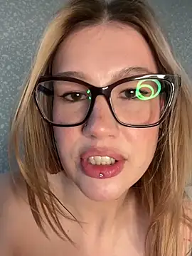 RinaCat online show from October 2, 2025, 5:11 am