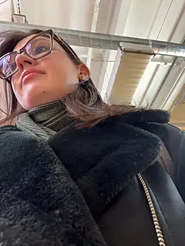 RinaCat online show from March 2, 2025, 11:30 am