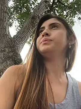 Nicol Swift  online show from January 27, 2025, 6:31 pm