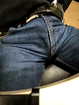 alessandroman2114 online show from December 17, 2025, 6:02 pm