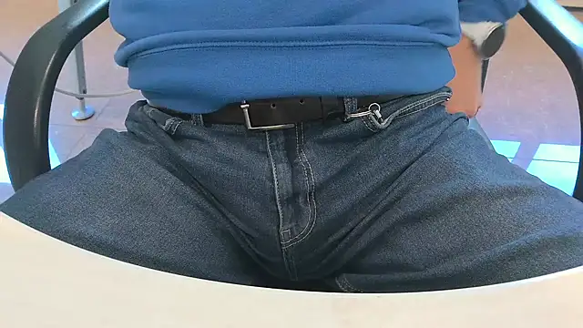 alessandroman2114 online show from January 12, 2026, 11:39 am