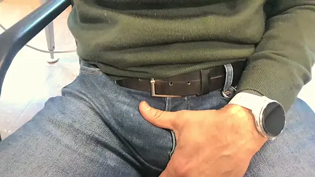 alessandroman2114 online show from February 19, 2026, 11:29 am