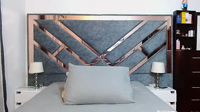 KarlaTesg online show from October 21, 2025, 10:14 am