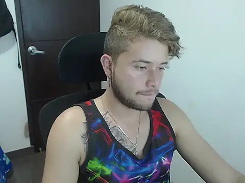 JOHANLEON1 online show from October 24, 2025, 2:38 pm