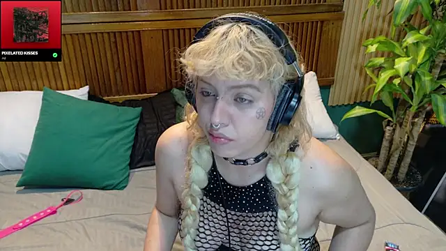 Snapshot of Eli666uwu chatting on October 16, 2025, 12:30 am Eli666uwu online show from October 16, 2025, 12:30 am