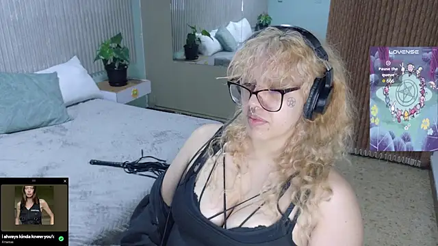 Snapshot of Eli666uwu chatting on September 19, 2025, 12:09 pm Eli666uwu online show from September 19, 2025, 12:09 pm