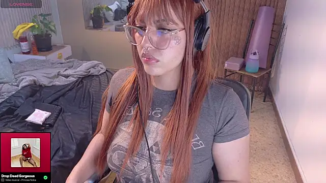 Snapshot of Eli666uwu chatting on November 8, 2025, 10:02 pm Eli666uwu online show from November 8, 2025, 10:02 pm