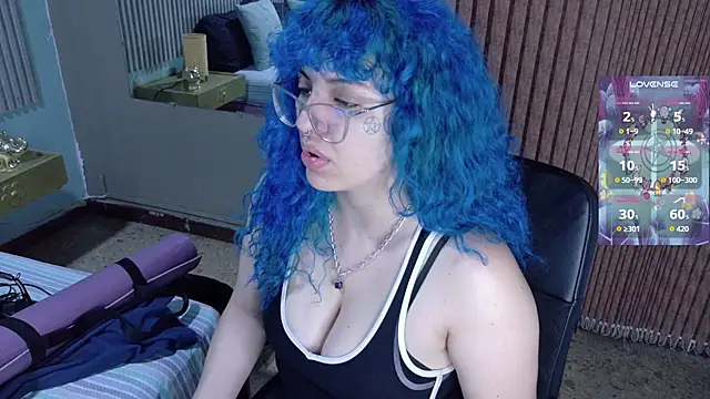 Snapshot of Eli666uwu chatting on December 15, 2025, 11:05 am Eli666uwu online show from December 15, 2025, 11:05 am