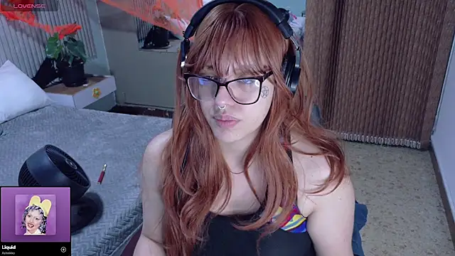 Snapshot of Eli666uwu chatting on October 18, 2025, 10:28 am Eli666uwu online show from October 18, 2025, 10:28 am