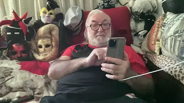 EroticVenetian online show from April 4, 2026, 2:56 pm