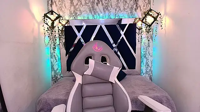 Snapshot of Karla_hernandez_ chatting on October 1, 2025, 12:09 pm Karla hernandez online show from October 1, 2025, 12:09 pm