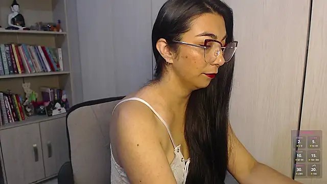 Snapshot of Karla_hernandez_ chatting on January 8, 2026, 10:54 am Karla hernandez online show from January 8, 2026, 10:54 am