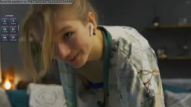 Snapshot of Alexandra_Demore chatting on March 17, 2025, 9:35 pm Alexandra Demore online show from March 17, 2025, 9:35 pm