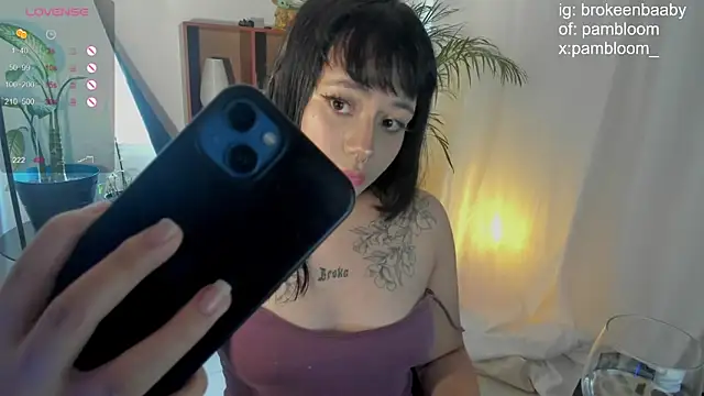 droolingdollfacee online show from February 12, 2025, 7:02 pm