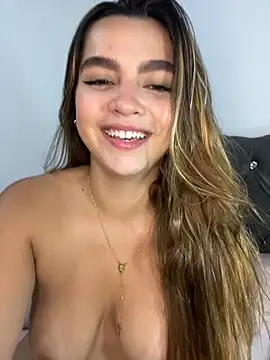 ambarcarterr online show from September 24, 2025, 2:51 am