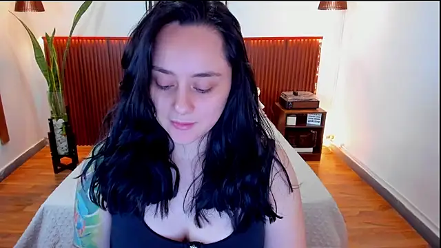 KatherineBond online show from September 26, 2025, 7:43 pm