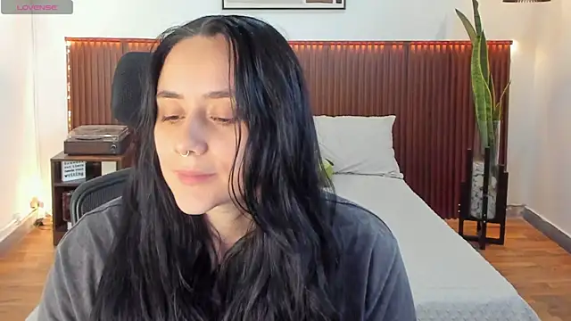 KatherineBond online show from October 27, 2025, 9:38 pm