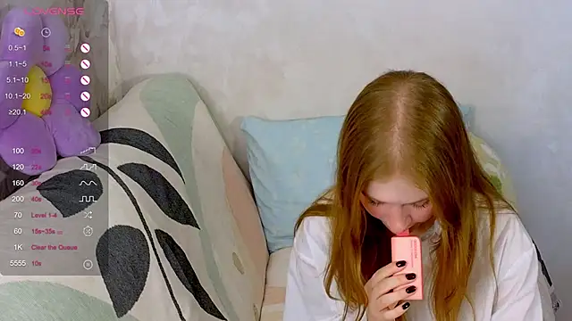 Snapshot of TrissMerigold9 chatting on October 16, 2025, 9:17 am TrissMerigold9 online show from October 16, 2025, 9:17 am